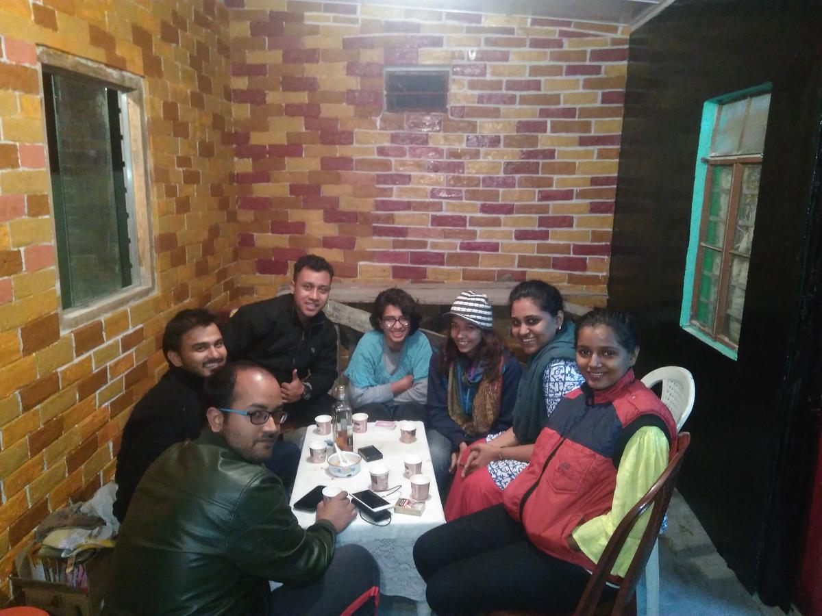 Isabella Hostel Shillong Exteriör bild